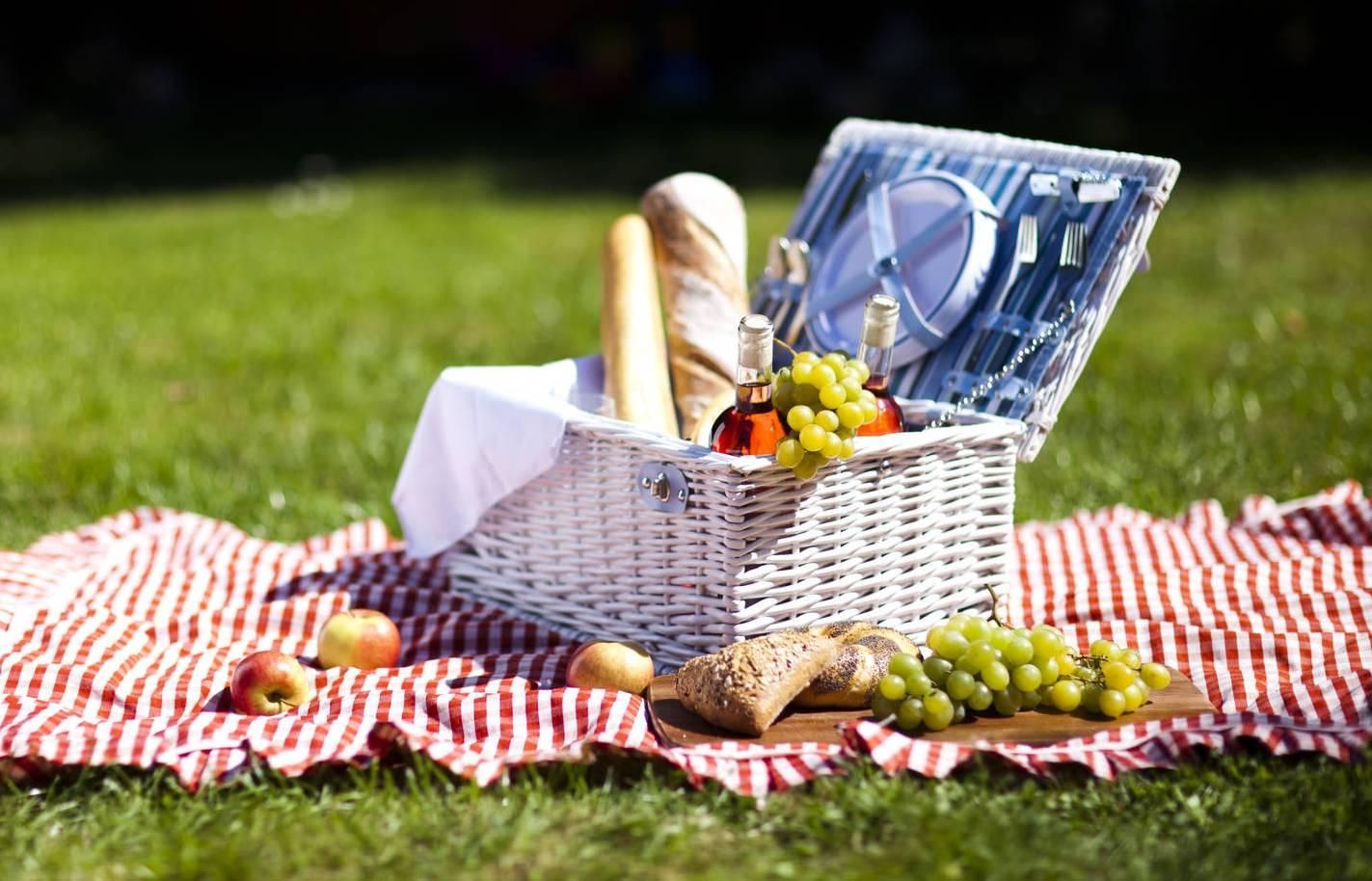 Piknik w Parku Miejskim: Relaksujący dzień na świeżym powietrzu